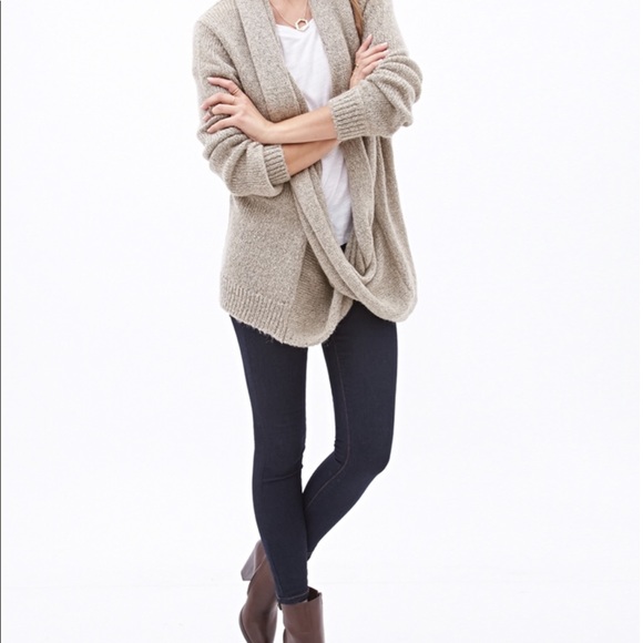 Forever 21 Sweater - Picture 2 of 7